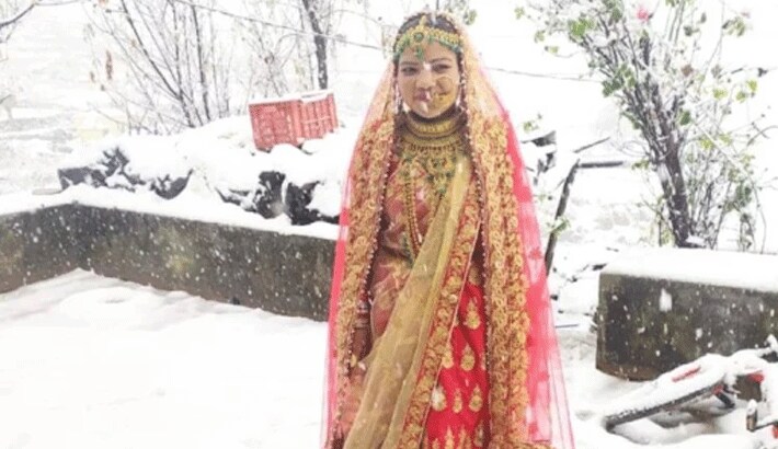 marriage celebration and bride with groom seven rounds in heavy snowfall in uttarakhand KPR