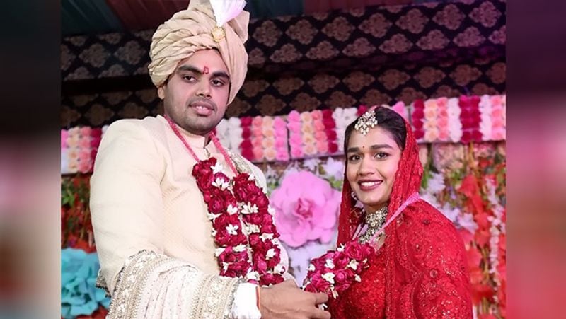 Babita shares a photo with her husband, wrote 'My place in your heart'