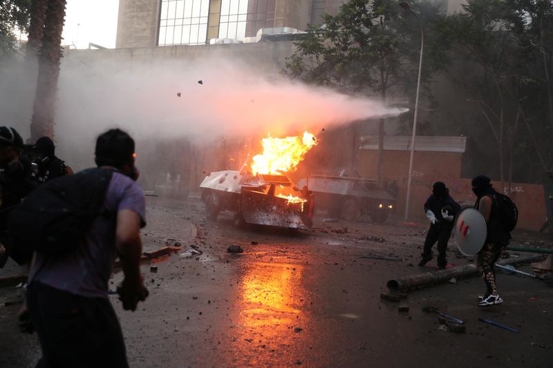 Protests in West Bengal against the citizenship law five trains caught fire kpn