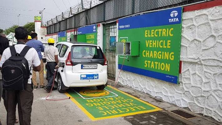 EESL first e-vehicle charging station started in Delhi kpm EESL first e-vehicle charging station started in Delhi kpm