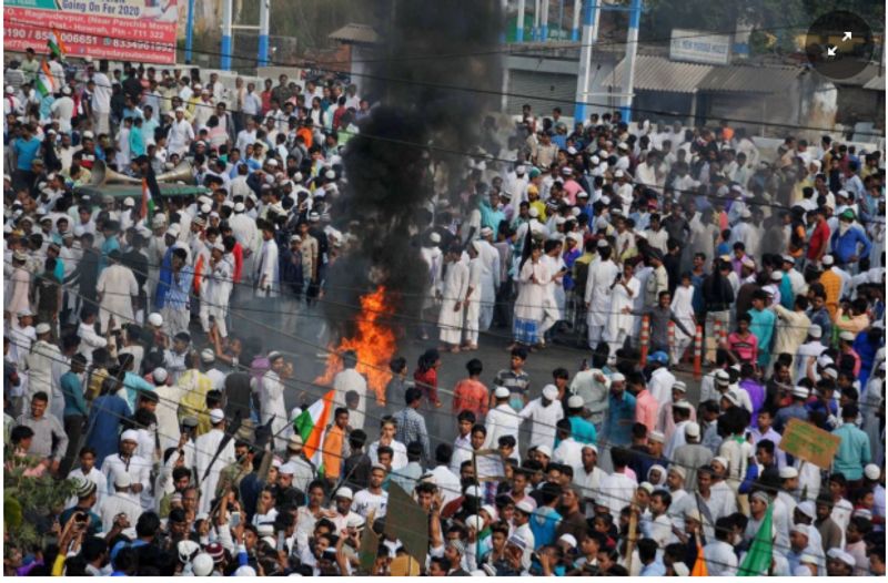 anti CAB protest burns violence Protesters vandalise railway stations block roads in west Bengal kpt