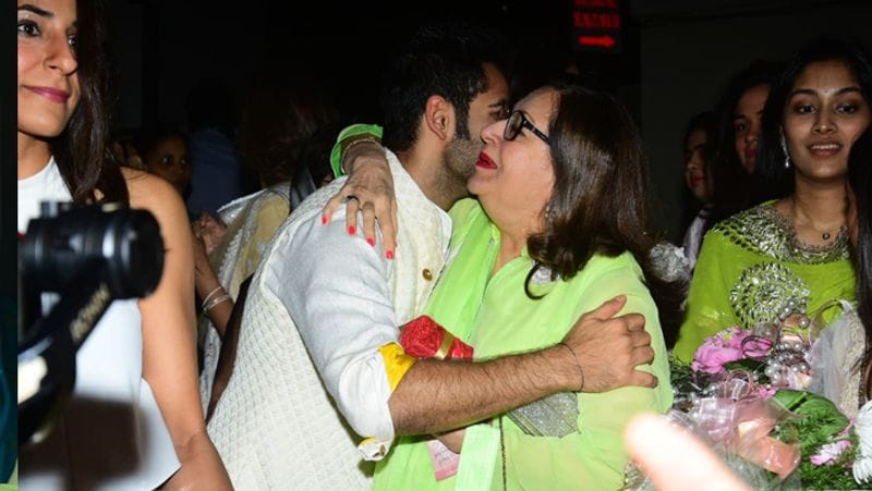 after long time kapoor khandan two bahu babita and neetu kapoor seen in one frame KPJ