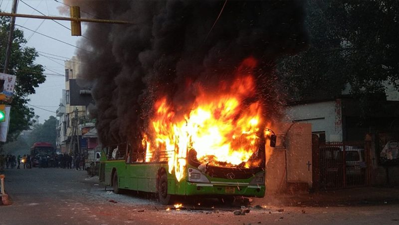buses set ablaze by protesters in Delhi against Citizenship Amendment Act KPP