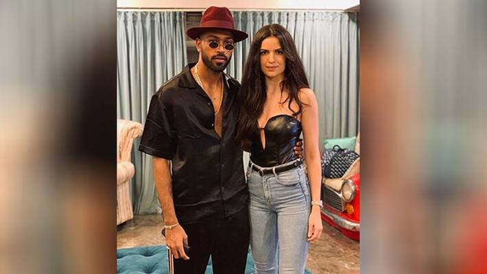 Hardik Pandya Starts New Year With "Firework", Fans Pour In Love Hardik Pandya Starts New Year With "Firework", Fans Pour In Love