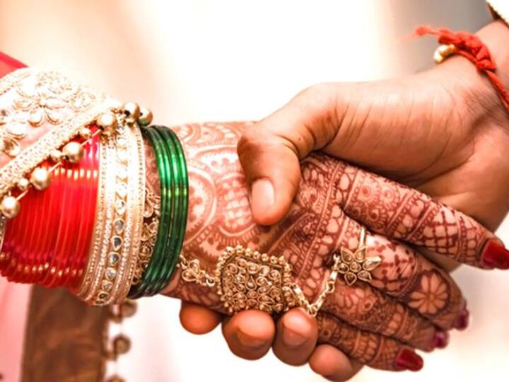 16 संस्कारों में से एक है विवाह, जानिए राशि अनुसार किस उम्र में शादी करने से चमक सकती है किस्मत | Know at what age according to the zodiac, luck can shine