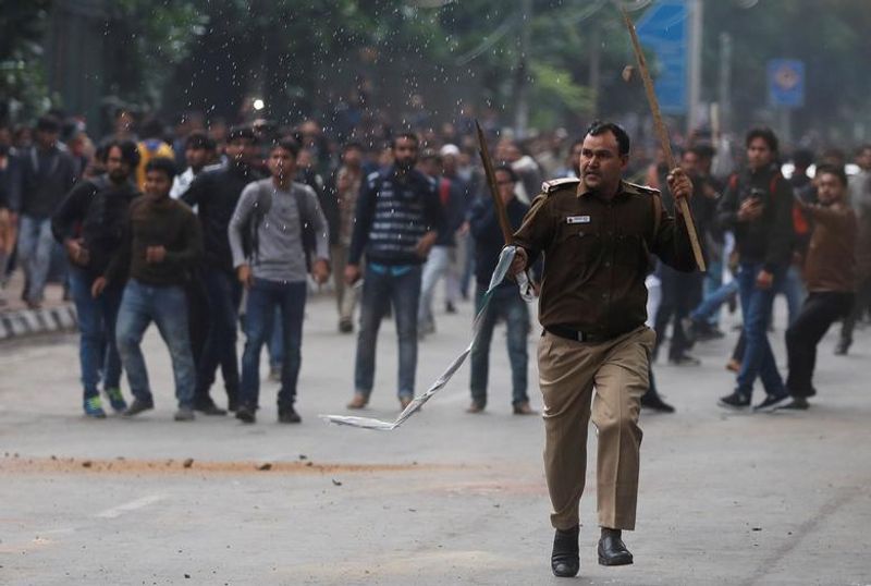 അത്തരം വിവരങ്ങൾ സർവകലാശാലയ്ക്ക് ലഭിച്ചിട്ടില്ല എന്നും സർവകലാശാല വൃത്തങ്ങൾ അറിയിക്കുന്നു.