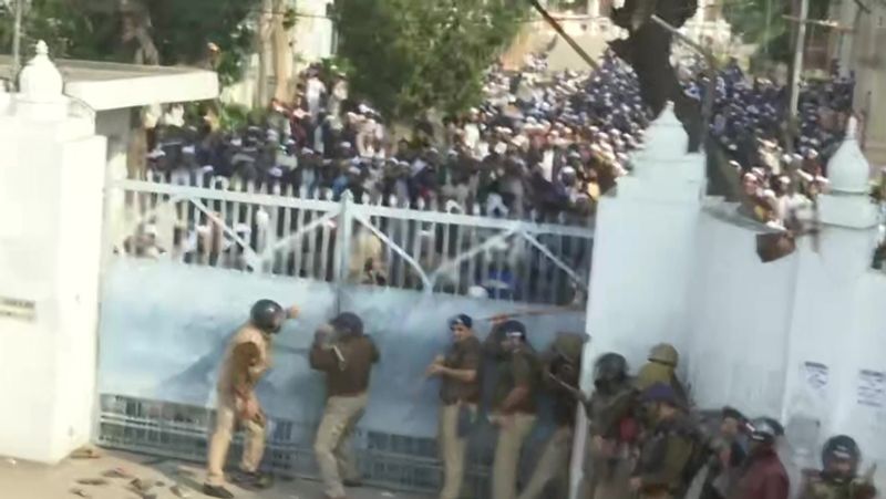 Protests at Lucknow Nadwa College after violence in Jamia Nagar Delhi kpn