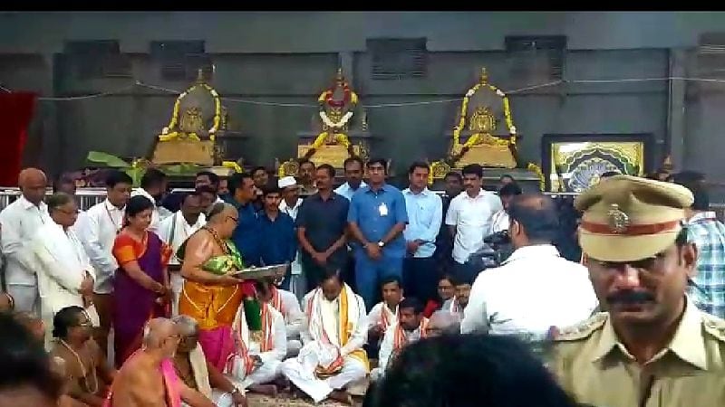 CM KCR visit Yadagirigutta Sri Lakshmi Narasimha Swamy temple
