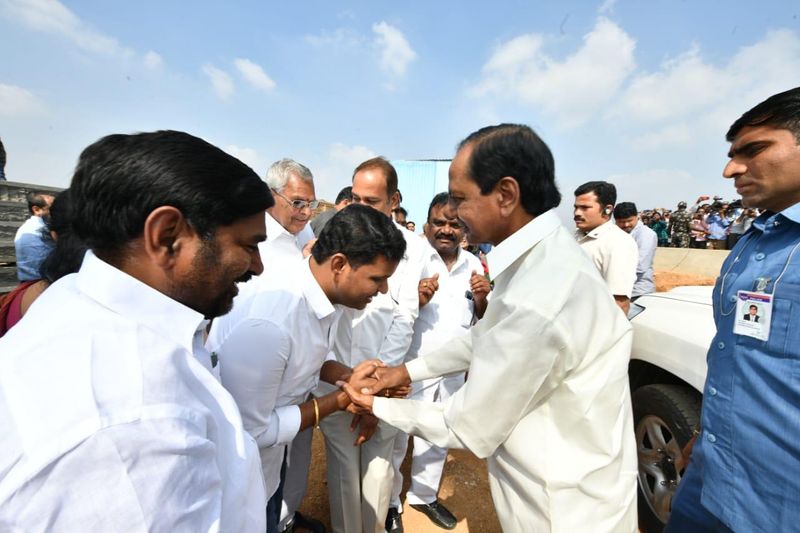 CM KCR visit Yadagirigutta Sri Lakshmi Narasimha Swamy temple