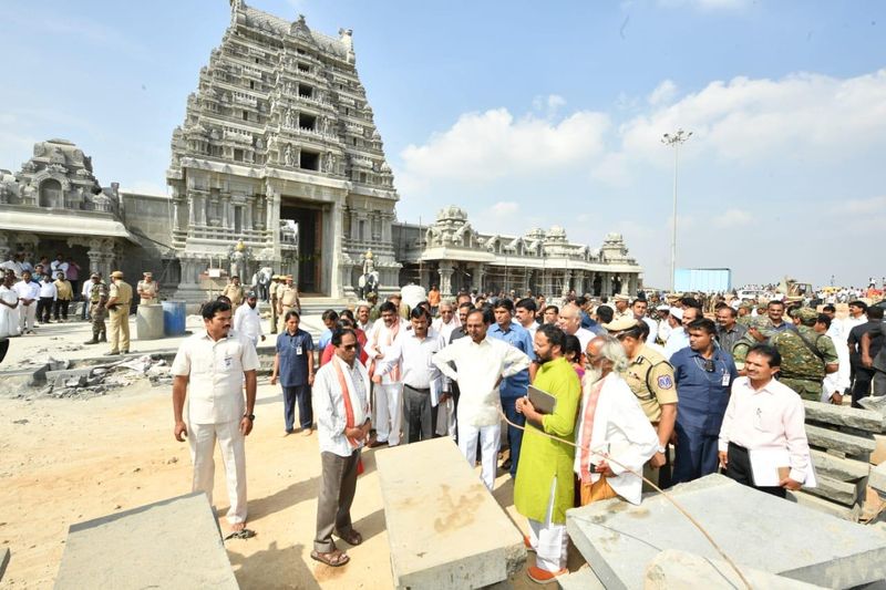 CM KCR visit Yadagirigutta Sri Lakshmi Narasimha Swamy temple