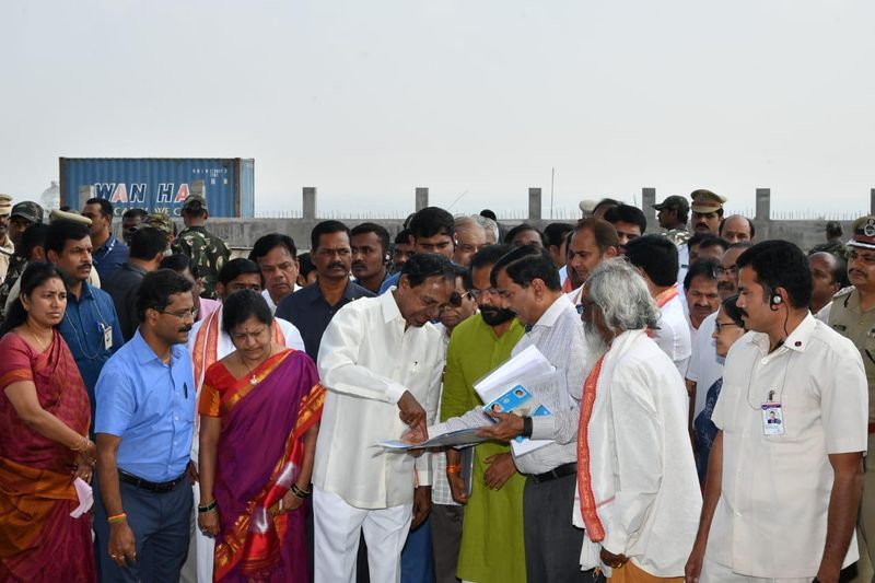 CM KCR visit Yadagirigutta Sri Lakshmi Narasimha Swamy temple