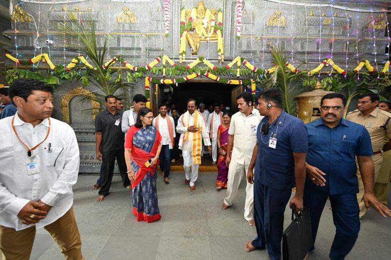 CM KCR visit Yadagirigutta Sri Lakshmi Narasimha Swamy temple