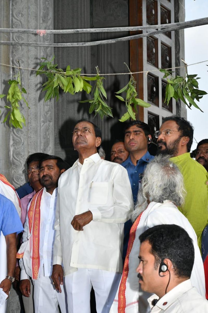 CM KCR visit Yadagirigutta Sri Lakshmi Narasimha Swamy temple
