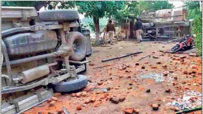 mob attacks on police station at darbhanga after murder mob attacks on police station at darbhanga after murder