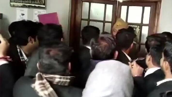 murder accused shot dead in courtroom bijnor KPU murder accused shot dead in courtroom bijnor KPU