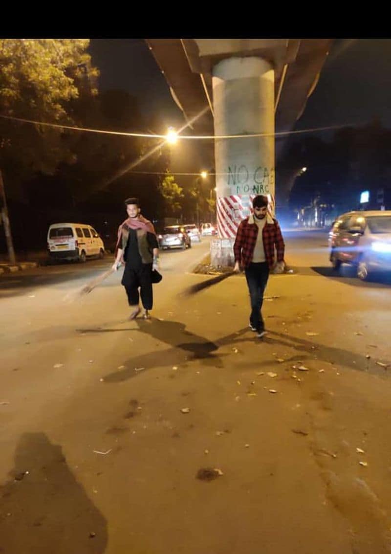 not cleaners jamia students clean up streets after protest kpt