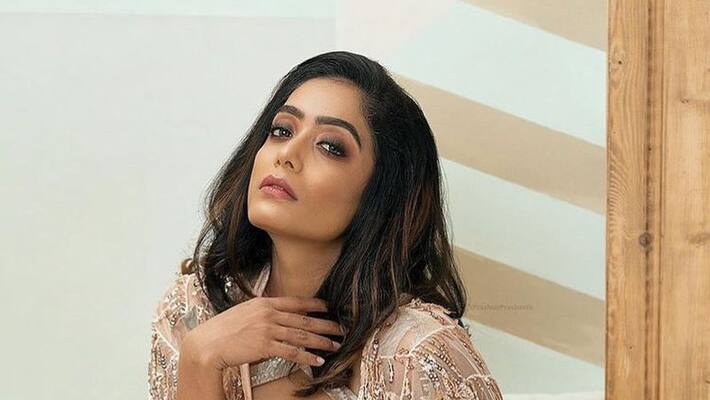 Big Boss Abhirami Shirt Button Open Photo Going Viral Big Boss Abhirami Shirt Button Open Photo Going Viral