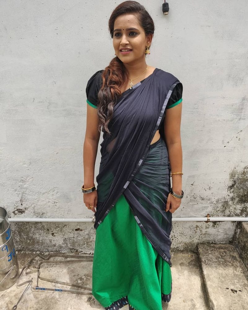 கிராமத்து லுக்...