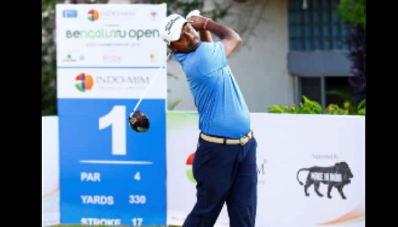 Bengaluru Open golf Karandeep Om Prakash Arun tied three-way lead first round