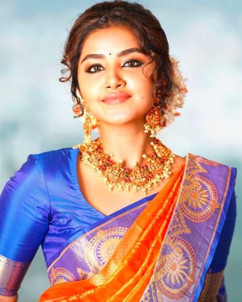  இதனால் தெலுங்கு பக்கம் சாய்ந்தார், அவர் நடித்த 'தேஜ் ஐ லவ் யூ', 'உன்னடி ஒகடே சிந்தகி', ' ஹலோ குரு ப்ரோமோ', 'கோஸ்வரம்', ஆகிய தெலுங்கு படங்கள் தொடர் தோல்வியை சந்தித்தது. இதனால் புதிய தெலுங்கு பட வாய்ப்புகளும் இவருக்குக் கிடைக்கவில்லை.