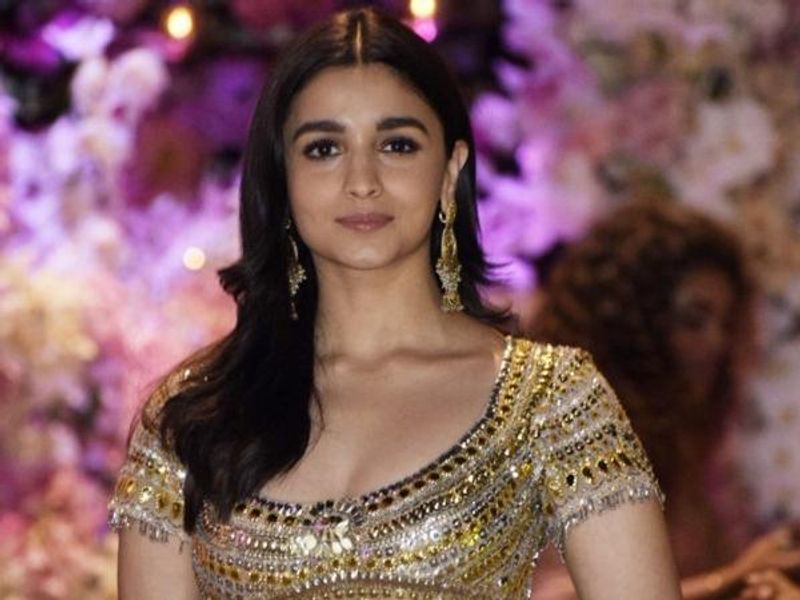 Alia Bhatt: The Raazi actress enjoys huge fan following on social media. She charges Rs 1 crore per Instagram post.