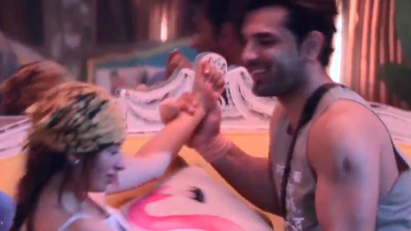 Bigg Boss 13 Paras Chhabra And Mahira Sharma Started Love Each other see video KPY