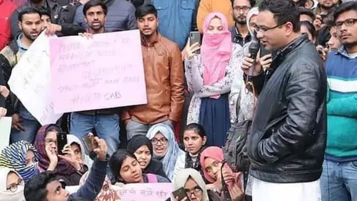 fir against dr kafeel khan for provocative speech in amu KPU fir against dr kafeel khan for provocative speech in amu KPU