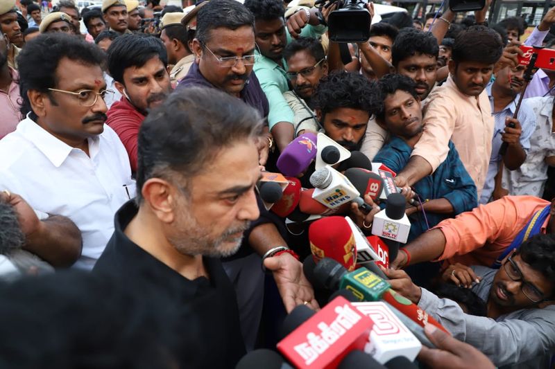 செய்தியாளர்களை சந்தித்து கருத்து
