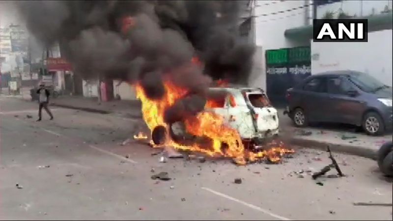 violence during protest in lucknow against Citizenship Act KPP