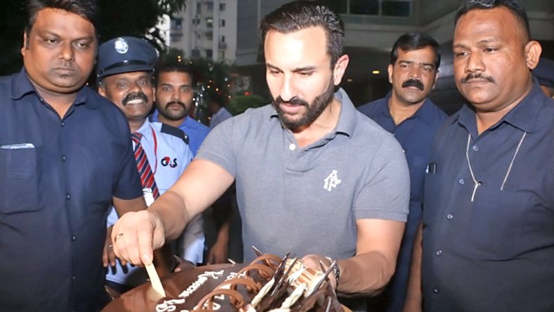 Kareena and Saif with Taimur Birthday Cake for media KPG