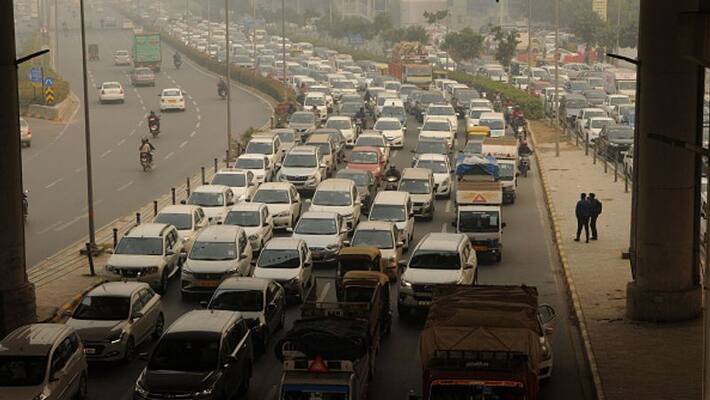 Reports Says In 2021 Delhi Traffic Police Prosecuted Four Lakh cars And Five Lakh Two Wheelers Reports Says In 2021 Delhi Traffic Police Prosecuted Four Lakh cars And Five Lakh Two Wheelers