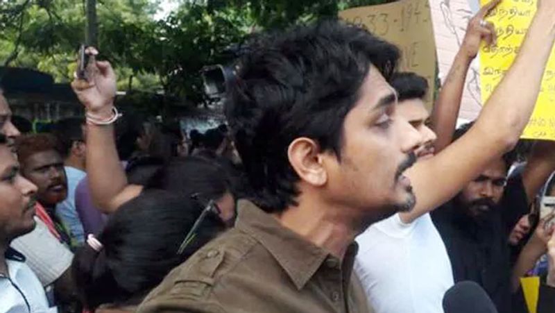 Citizenship Amendment 2019 Bollywood Stars Sushant Singh And Farhan Akhtar protest Against in mumbai KPY