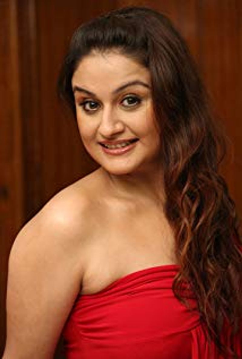 soniya agarwal transparent saree new slim look photo goes viral