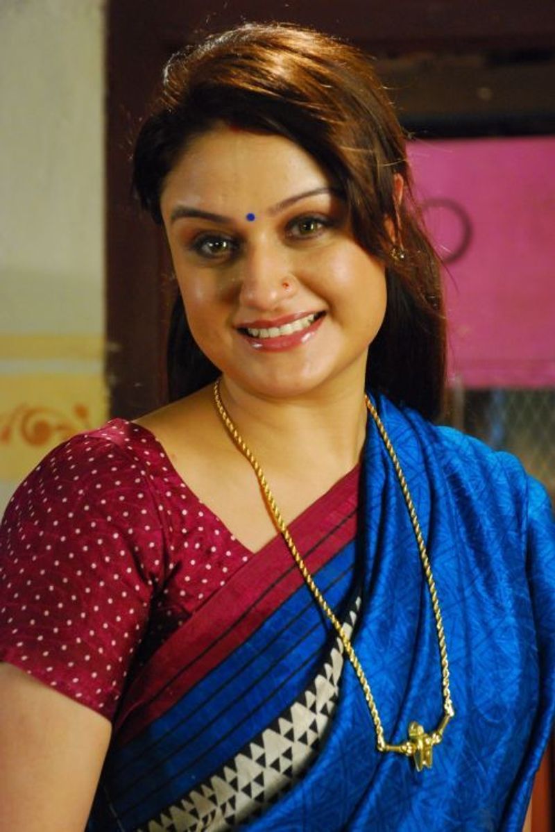soniya agarwal transparent saree new slim look photo goes viral