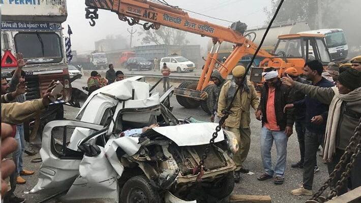 Accident between car and container in Paniala, Jaipur, four people died kpa Accident between car and container in Paniala, Jaipur, four people died kpa