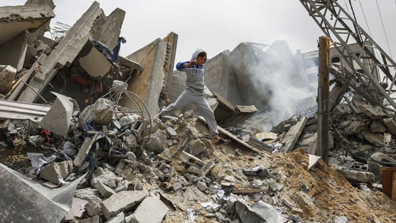 Israel targets Gaza after rocket attack see life of hamas people kpt