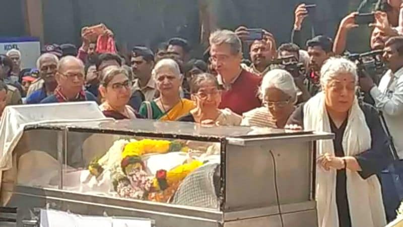 Vetran Actro Shreeram Lagoo Funeral in Pune KPG