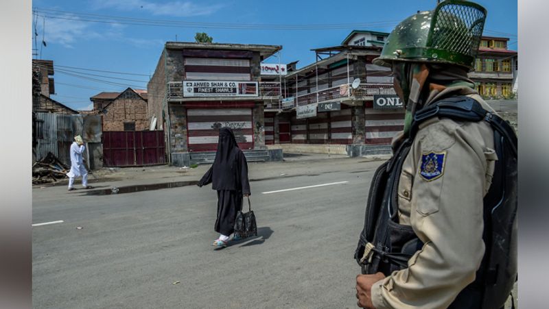 Life of people in Kashmir living in fear kph