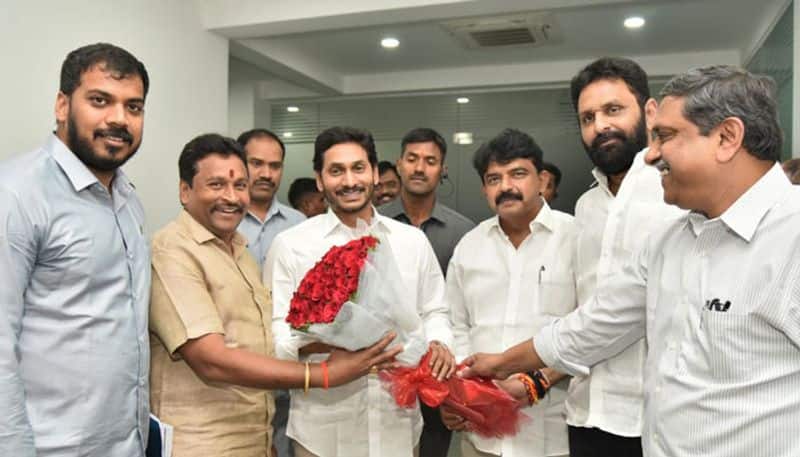 Ministers And officers wishes to AP Cm Ys Jagan on Birth day