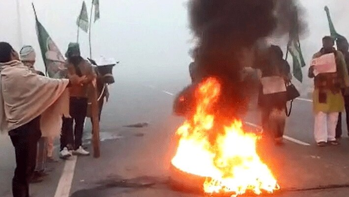 caa bihar band rjd supporters citizenship act protest on the road buses not running in patna KPR