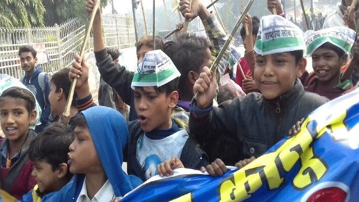 caa bihar band rjd supporters citizenship act protest on the road buses not running in patna KPR