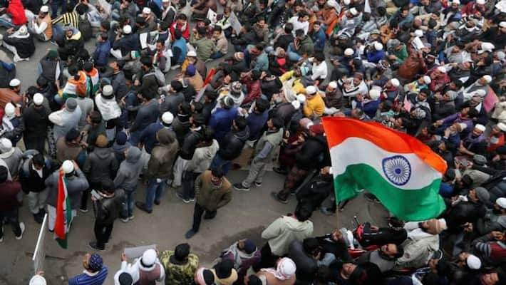 experts view 10 major reasons for the incident in lucknow at caa protest kpl experts view 10 major reasons for the incident in lucknow at caa protest kpl