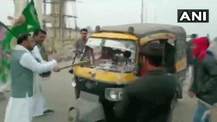 caa bihar band rjd supporters citizenship act protest on the road buses not running in patna KPR
