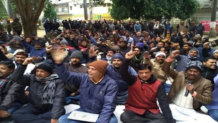 24 thousand Lekhpal of UP on strike, government is taking this action 24 thousand Lekhpal of UP on strike, government is taking this action