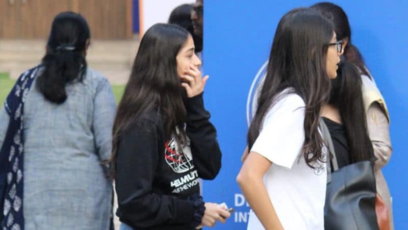 nita ambani with daughter isha at Dhirubhai Ambani International School annual function KPJ