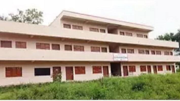 school building not inaugurated even after 4 years of completion of work school building not inaugurated even after 4 years of completion of work