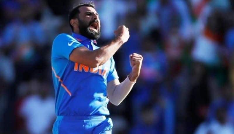 shami takes warner wicket earlier in last odi