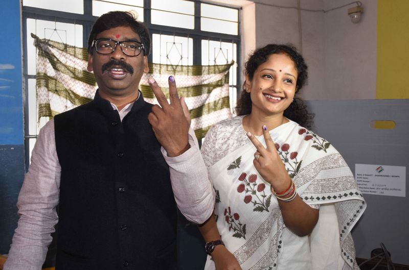 jharkhand election results 2019 hemant soren wife kalpana soren and family intresting facts kpt