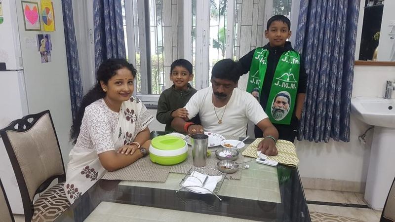 jharkhand election results 2019 hemant soren house inside pics with family kpt