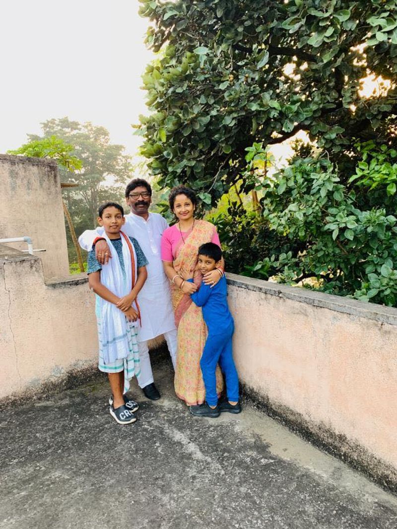 jharkhand election results 2019 hemant soren house inside pics with family kpt